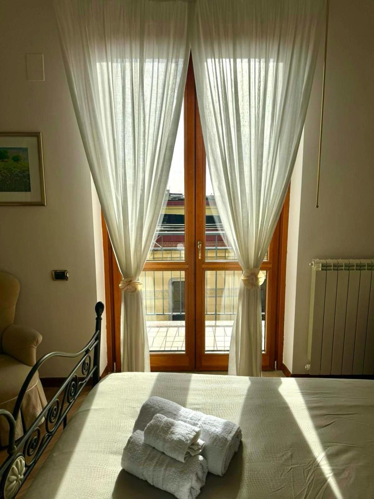 A Casa Di Don Peppino Apartment Salerno Exterior foto